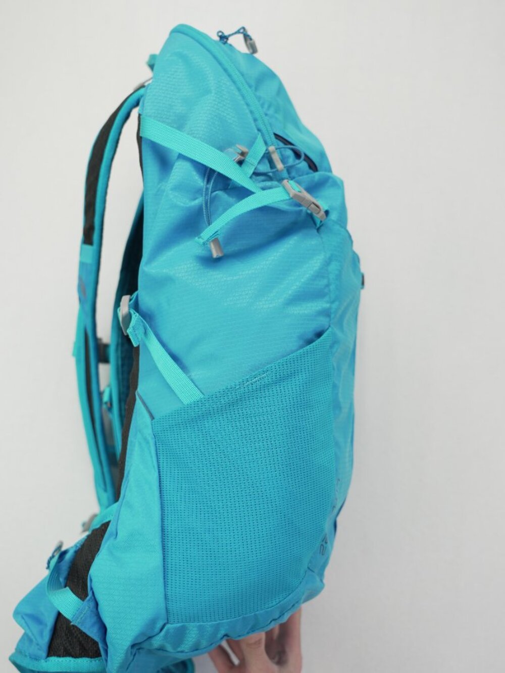 The North Face Litus 22 HyperBlue Hiking Backpack L/XL Removable Internal Frame - Picture 12 of 13